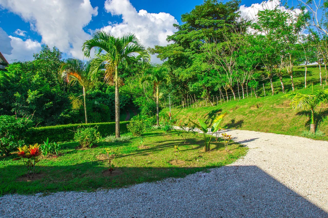 Luxury Vacation Rental Villas for Sale with Amazing Views of Lake Arenal - Gallery image 44