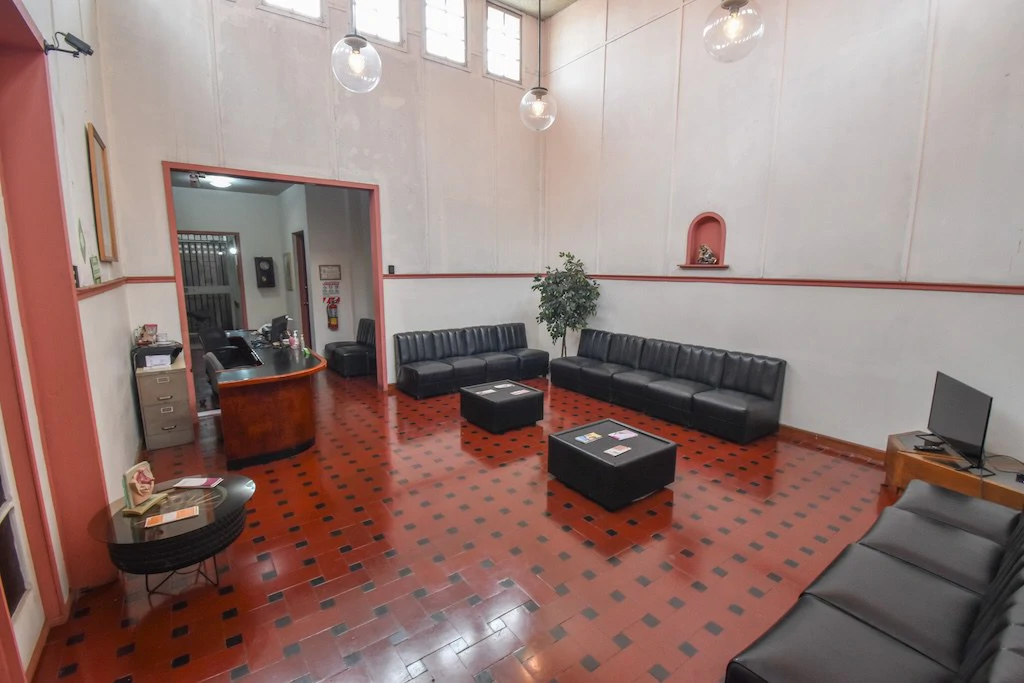 Propiedad Comercial de 250m2 en San José: Mixed Use Building For Sale in Catedral - Gallery image 4