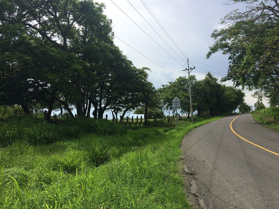 Mountain Property for Sale with charming 360º views of Guayabos Valley and the Volcanoes - Gallery image 3