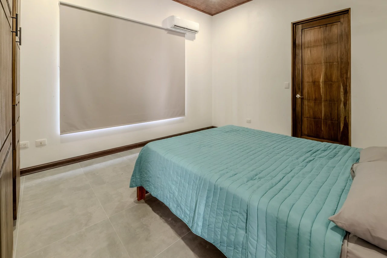 Brand New 3 Br, 2.5 Ba | Swimming Pool, High Ceilings - Gallery image 12