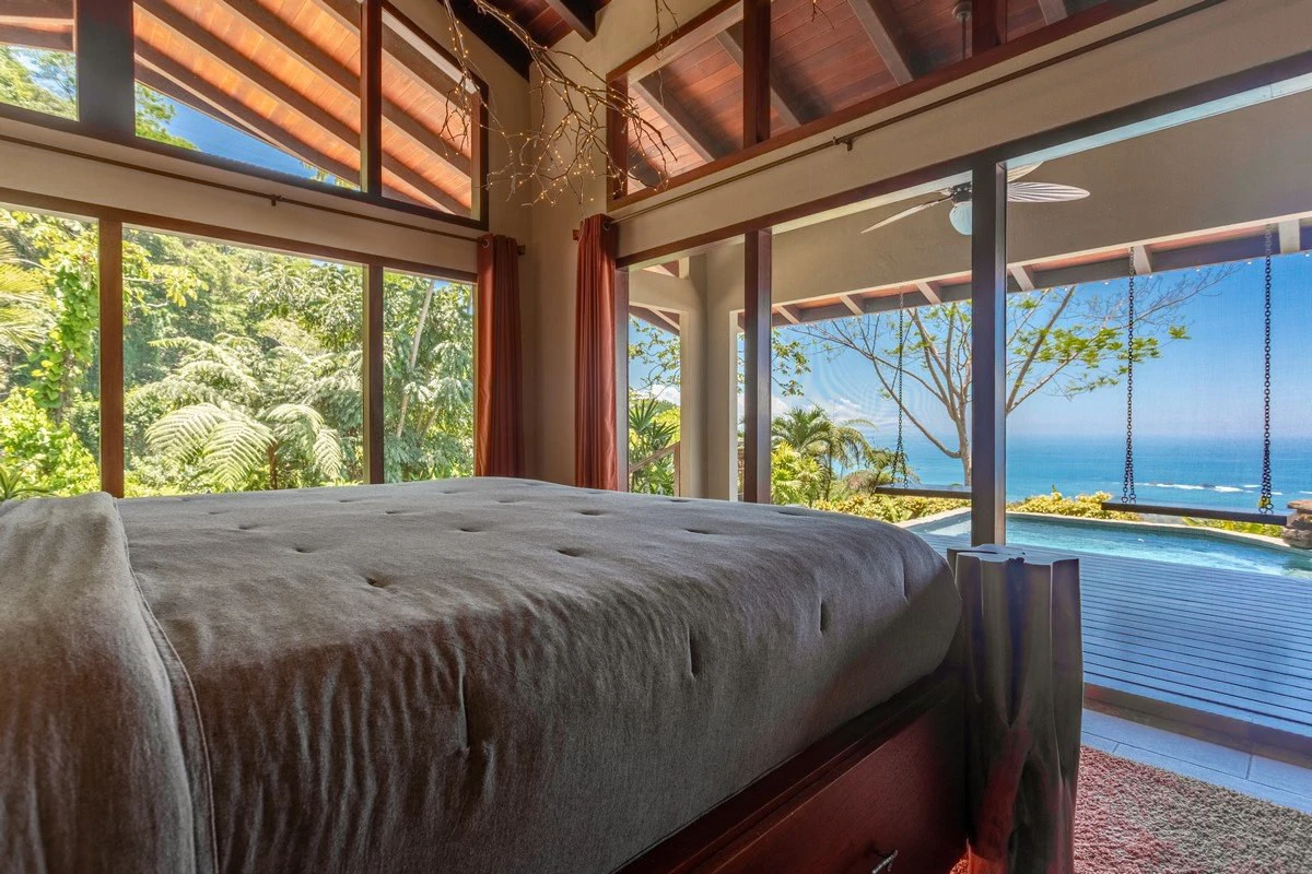 4.6 ACRES – 4 Bedroom Ultra-Private Oceanview Luxury Estate Surrounded by Rainforest!!! - Gallery image 18