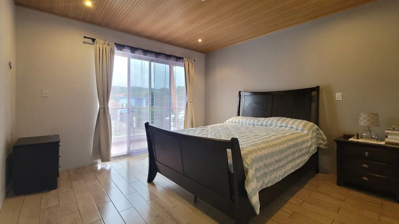 Modern Home With Large Garden – Sarchí, Alajuela - Gallery image 9