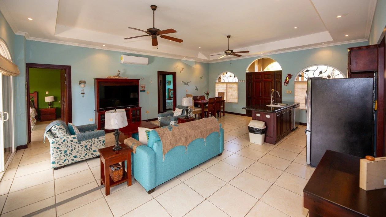 Fantastic Casa Paraiso Azul: In Demand Community in Bejuco, just 400 yards from the beach! - Gallery image 3