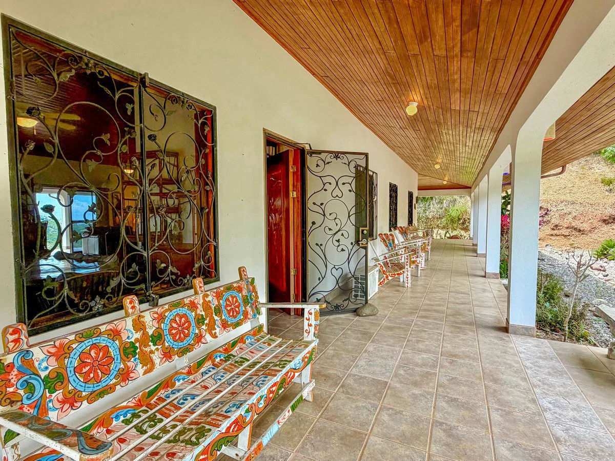 3.64 ACRES - 3 Bedroom Home With Expansive Ocean Views, Multiple Areas to Build, Public Road With Commercial Potential, 10min to the Beach!! - Gallery image 33