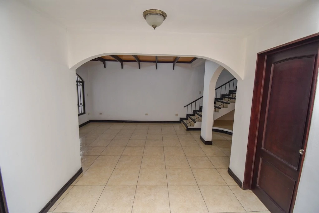 Excelente Oportunidad Propiedad con 2 casas en Trejos Montealegre: House For Sale in Trejos Montealegre - Gallery image 15