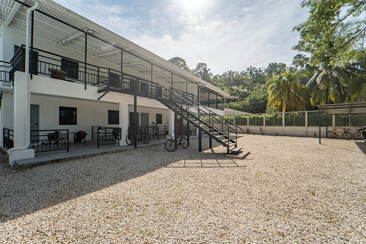Cantarana Studios: Multiunit Property with tons of Potential - photo 26