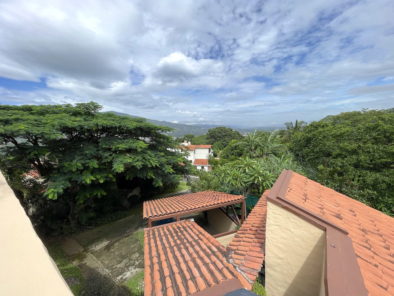 Loma Real P430: Spacious 5-Bedroom Home in Gated Community in Escazú, Guachipelin Norte - Gallery image 22