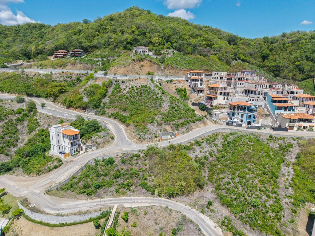 El Prado Lot 96: Build Your Dream Home with Ocean Views in Las Catalinas - photo 11