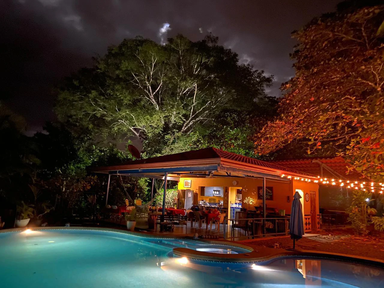 Estate in Esparza with 3 Homes, Pool & Tourism Potential – Perfect for Investment or Vacation Living! - Gallery image 3