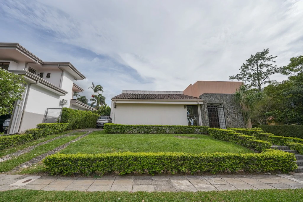 House For Sale in Piedades