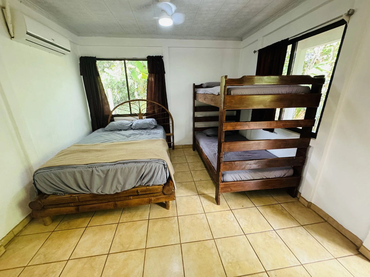 Downtown Uvita Commercial Room Rentals with Restaurant - Gallery image 22