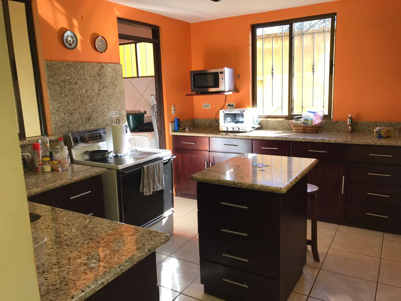 LUXURY HOUSE FOR SALE AND RENT IN LIBERIA: Beautiful luxury home in Liberia, Barrio La Cruz, in excellent location, very safe and quiet - Gallery image 12