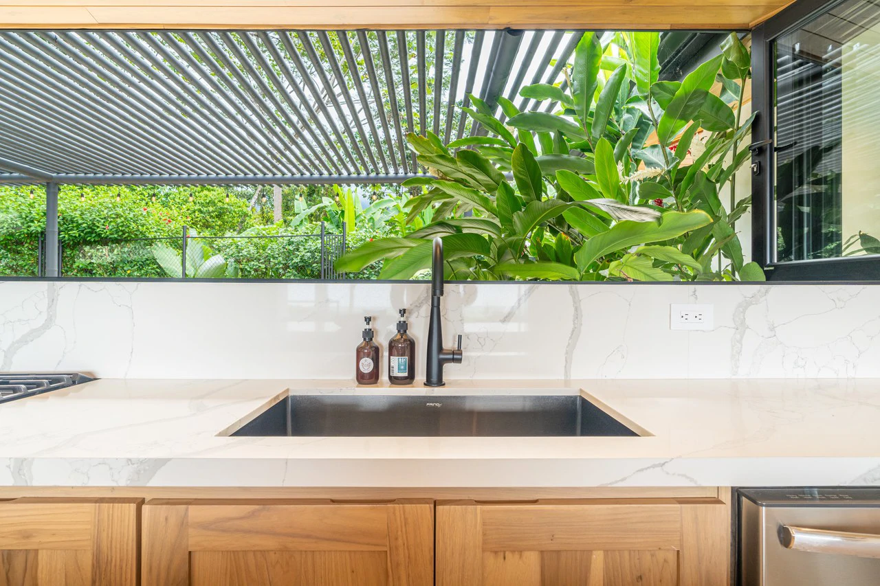 Casa Amarilla – Oceanfront Luxury Meets Sustainable Living in Tres Rios: Mountain House For Sale in Tres Rios - Gallery image 7