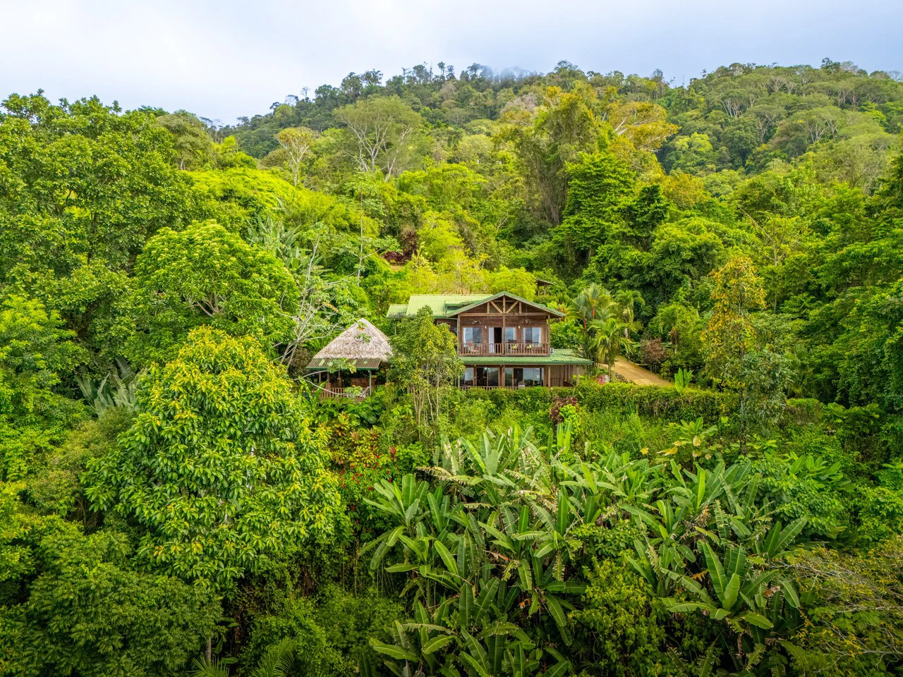 VILLA KRISTINA MARIA - 3.84 ACRES - PERLA DE BALLENA ESTATES: Mountain House For Sale in Bahía Ballena - Gallery image 2