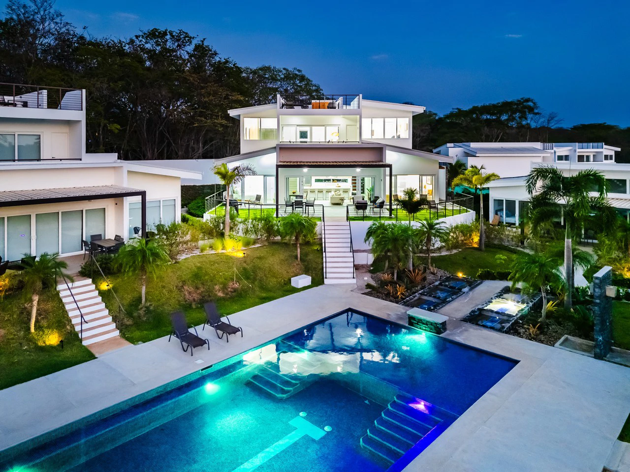 The Enclave: Ultra-Modern 5 Bedroom Villa Located Minutes From the Beach! - Gallery image 45