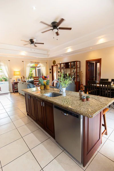 Amazing Casa Tiburon: Large Yard Walking Distance from the Beach! - Gallery image 11