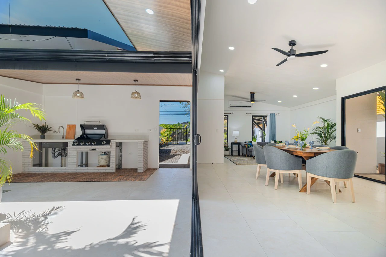 Location,Location, Location – 3-Bedroom Villa Steps from the Beach - photo 16