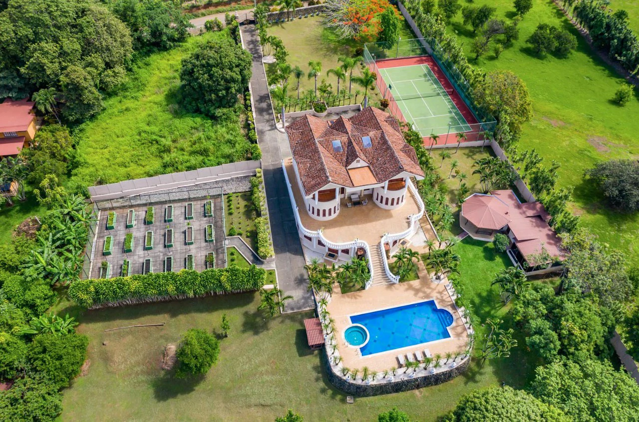 ID 3902:: Breathtaking Mountain View - Home for Sale