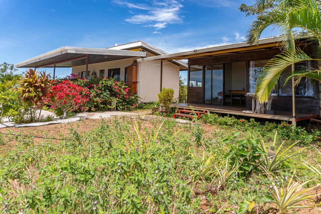 Casa Asia: Sweeping Ocean Views with All Solar Power - photo 9