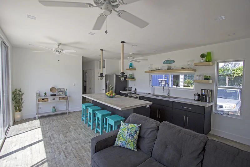 Sea Casa: PRICE REDUCTION - Modern Container Rental Complex & Owners home – Unique Live and work opportunity in Samara Beach! - Gallery image 12