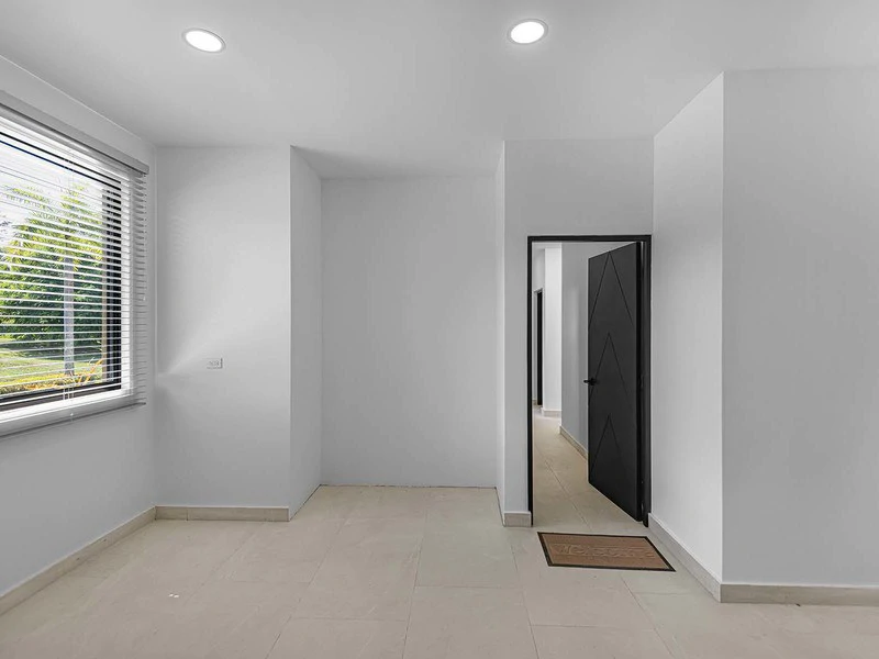 Modern Beachside Home with Office & Garage: Walking distance to the beach in a great community! - Gallery image 19