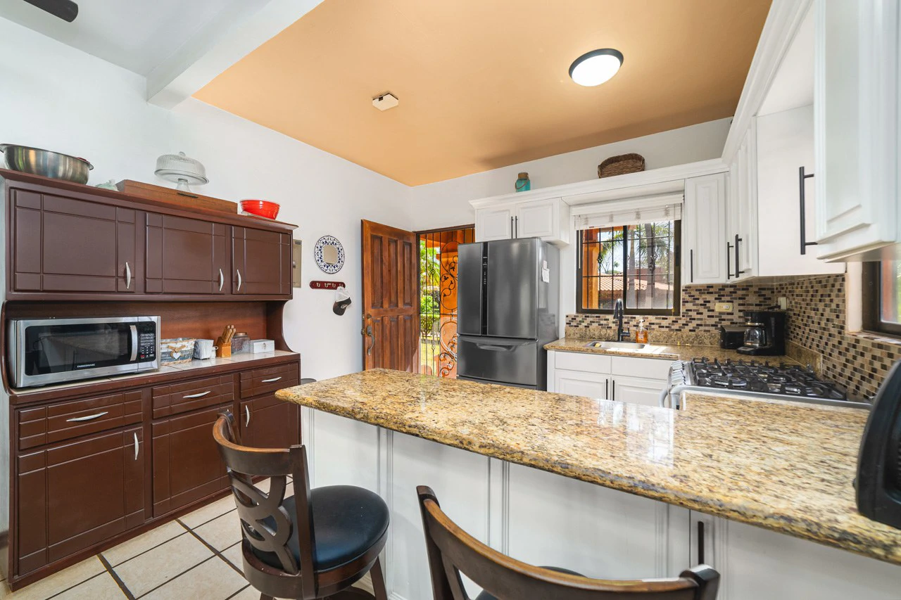 Iguana Villas #7: Turnkey 2BR Villa Near White Sand Beach - Gallery image 7