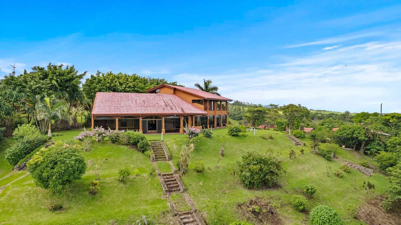 Celebrity Home with Spectacular Views: Seller Financing With 50% Down-Contact Us For More Information - Gallery image 34