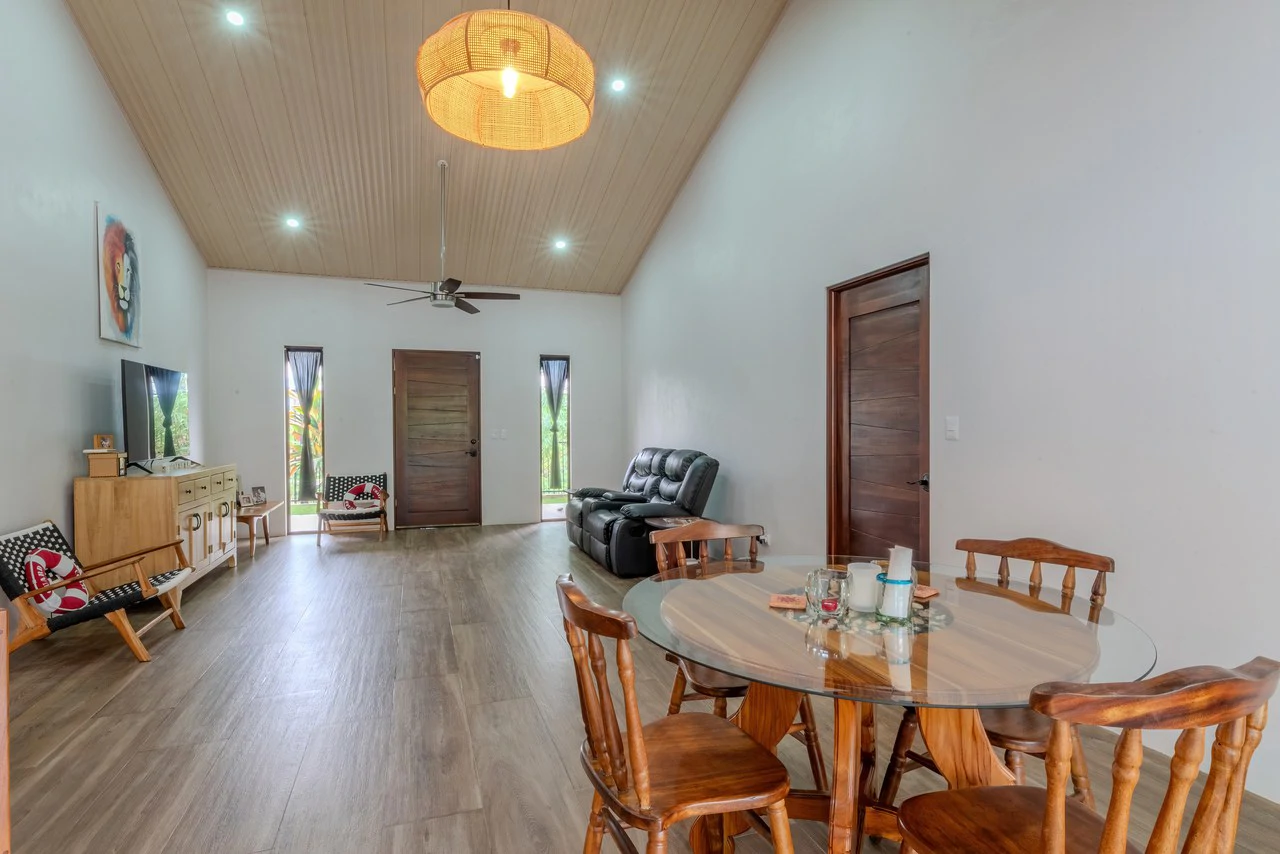 Mountain House For Sale in Quepos - Gallery image 9