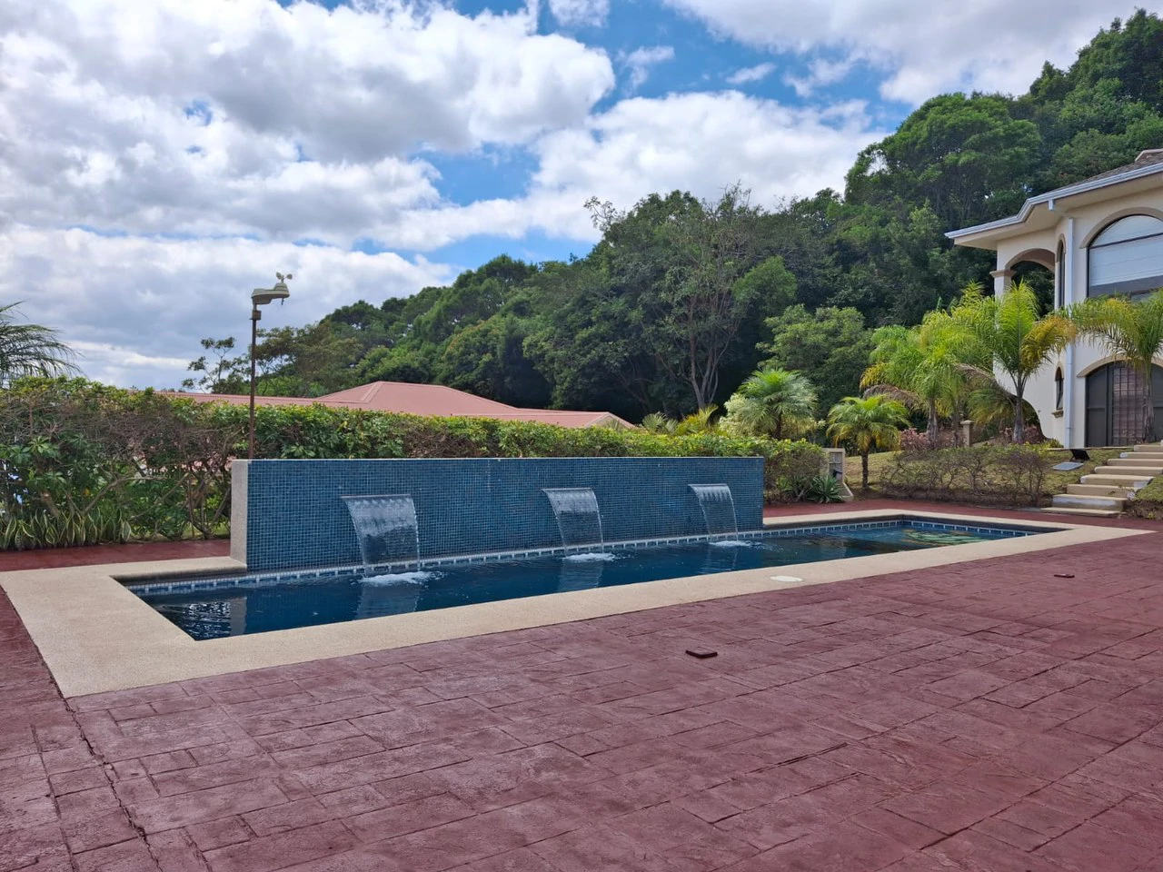 Magnificent mansion: Luxury Home + Pool, 3 Villas + Views! - Gallery image 19