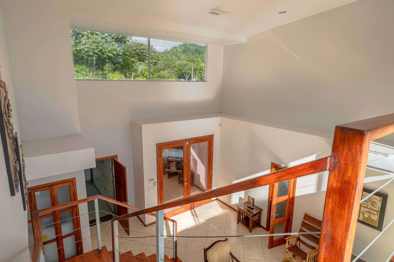 Casa Fox Las Palmas: Mountain House For Sale in Quepos - Gallery image 9