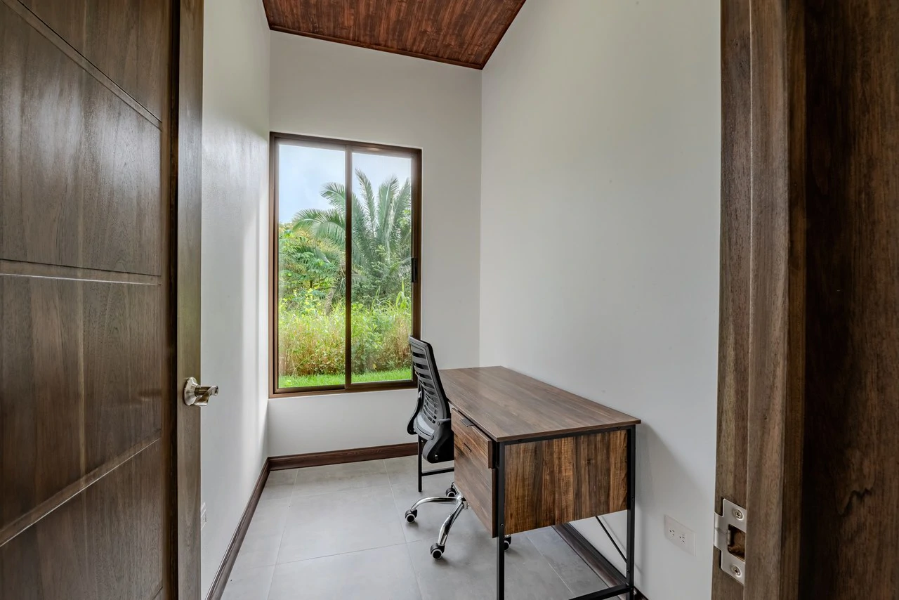Brand New 3 Br, 2.5 Ba | Swimming Pool, High Ceilings - Gallery image 20