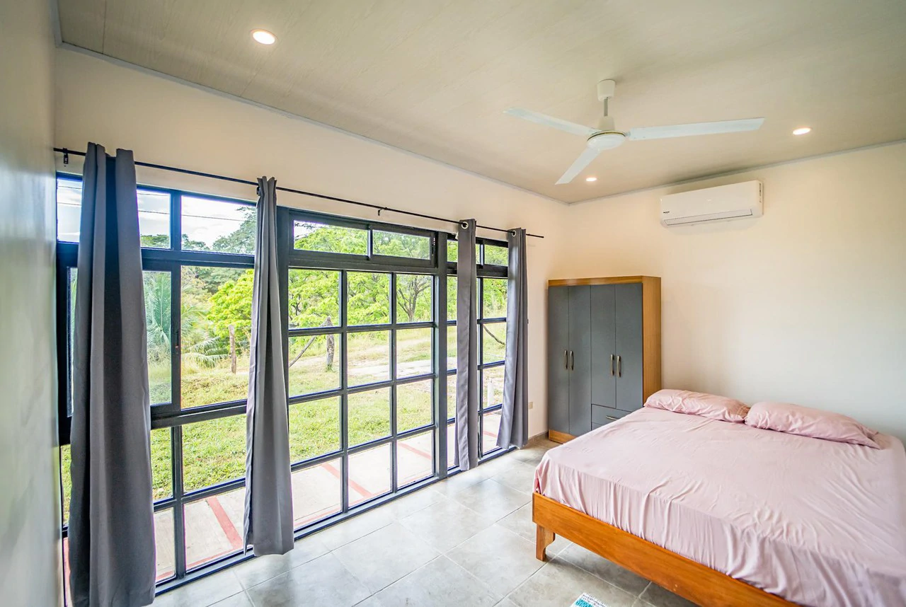 Casa Bhally: Ocean/Mountain View Hill Top Indonesian 4Bed 3Bath Retreat Home - Gallery image 11
