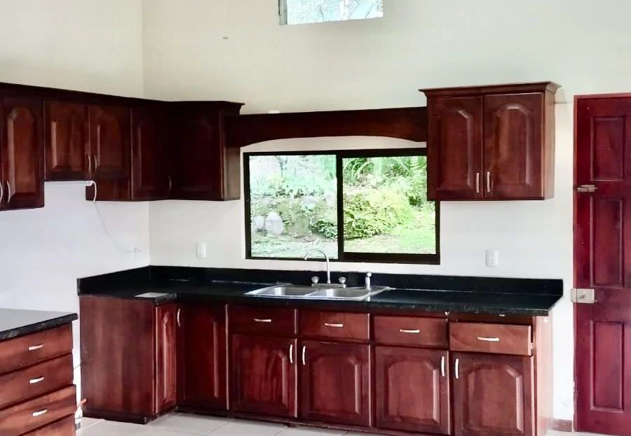 BAMBOO GARDEN - Large Country Home - Ready for Your Personal Touch! - Gallery image 11