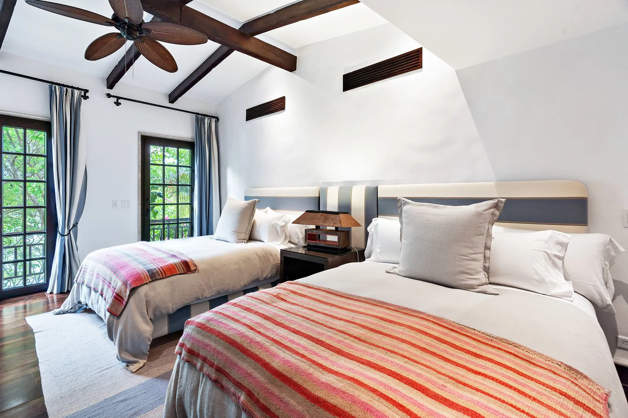 27 Cartagena: Unique Luxury Beachfront Home - Gallery image 43