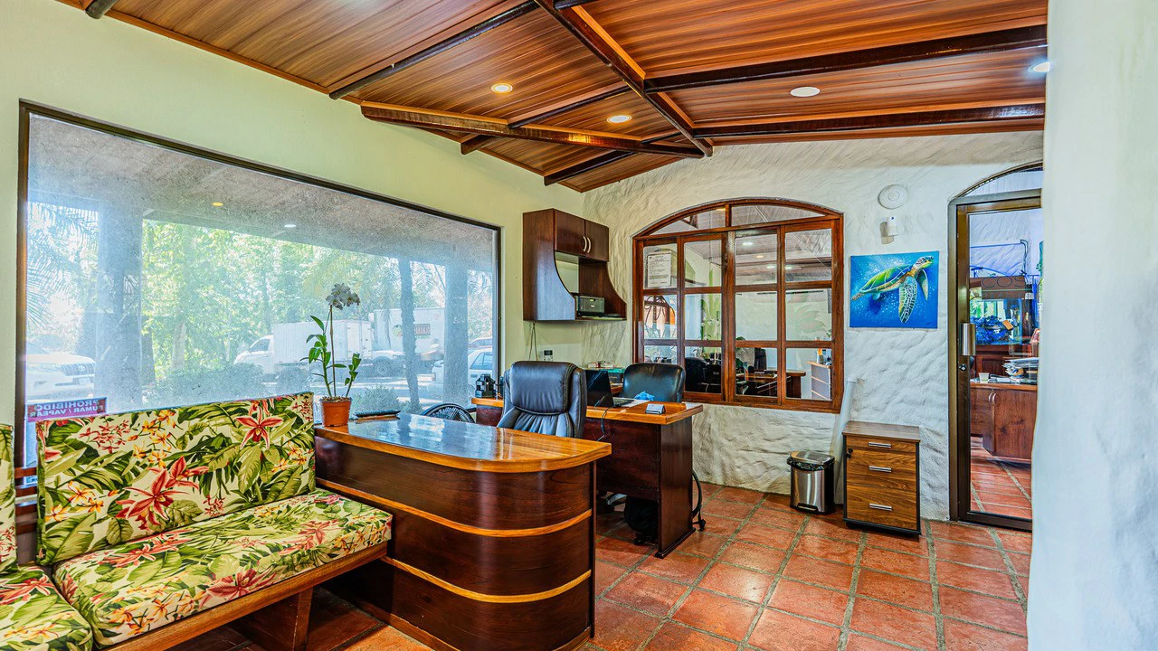 Prime Commercial Plaza for Sale in Playa Dominical - Gallery image 9