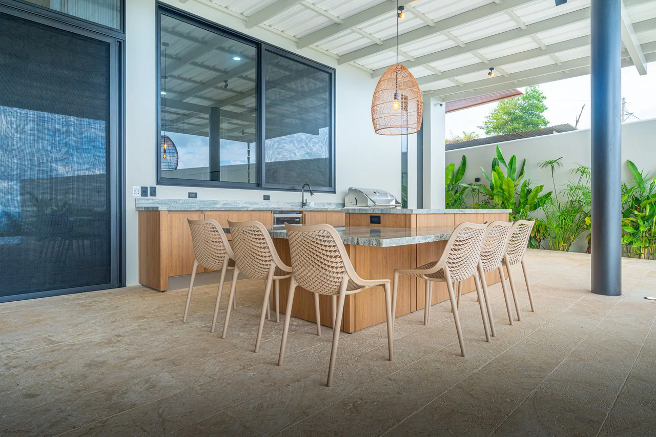 Lion's Gate Sunset Estate - Gallery image 46