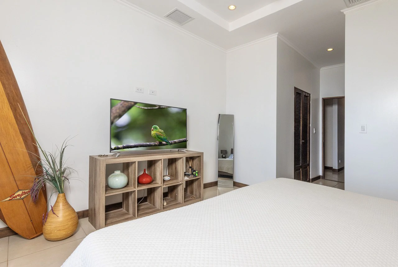Flamingo Towers 23: Stunning ocean view, vacation home or rental income. - Gallery image 11