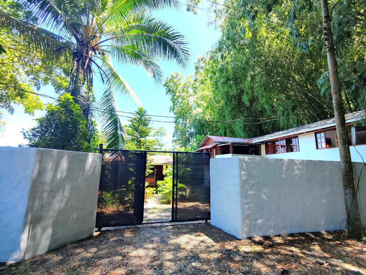 Charming 6 Bd/5 Ba Multi-Unit Rental Property - A Versatile Investment Opportunity - Gallery image 21