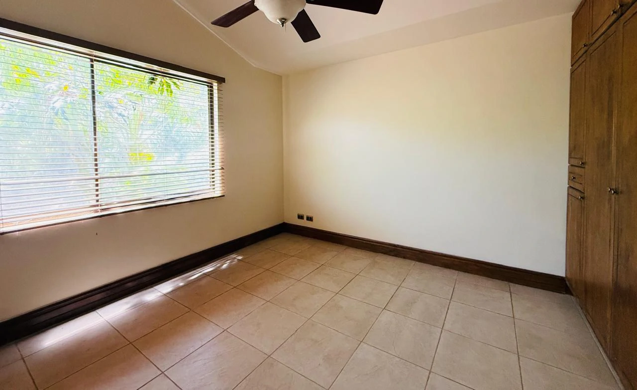 House for lease gated community 4 bedrooms Costa Rica - Gallery image 9