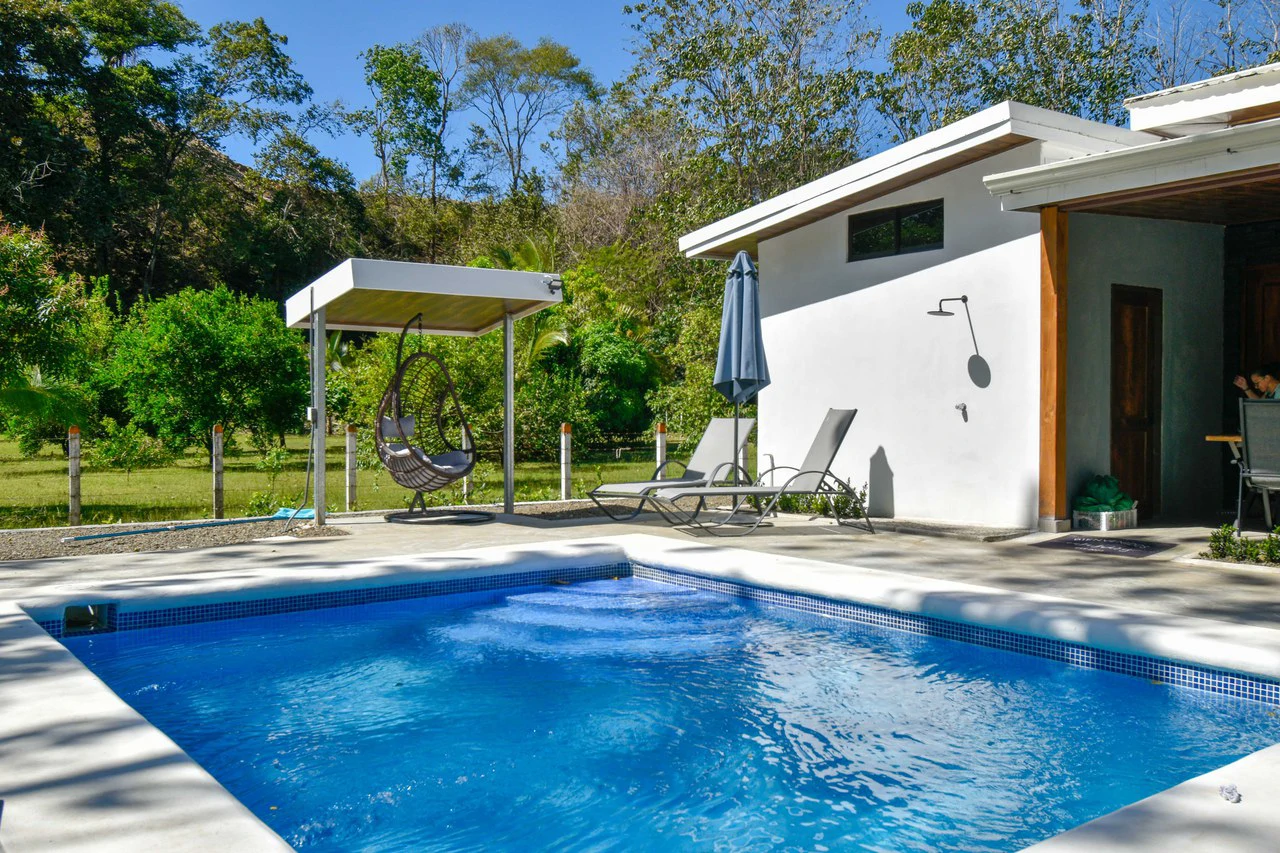 Home and Rental Apartment in Quiet Neighborhood - Gallery image 2