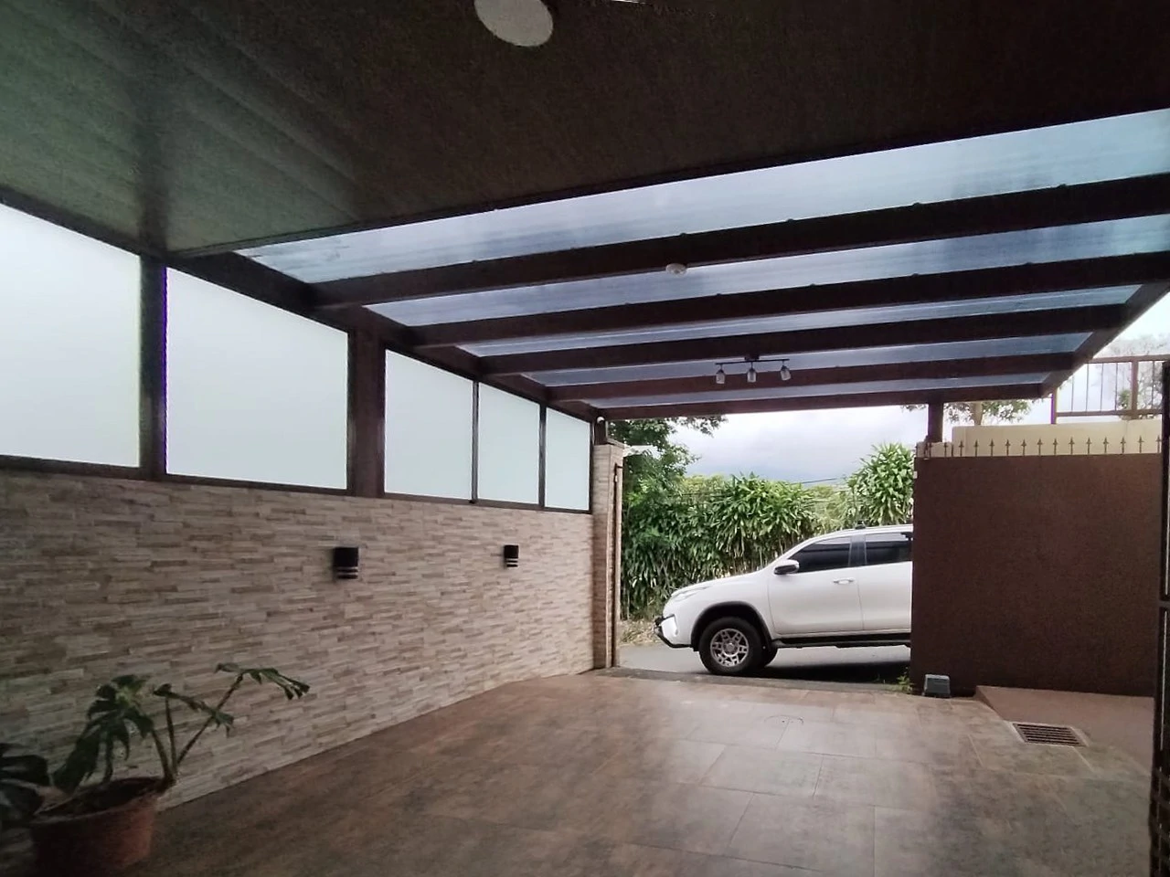 Lovely 2-Story House for Sale in Grecia - Gallery image 12