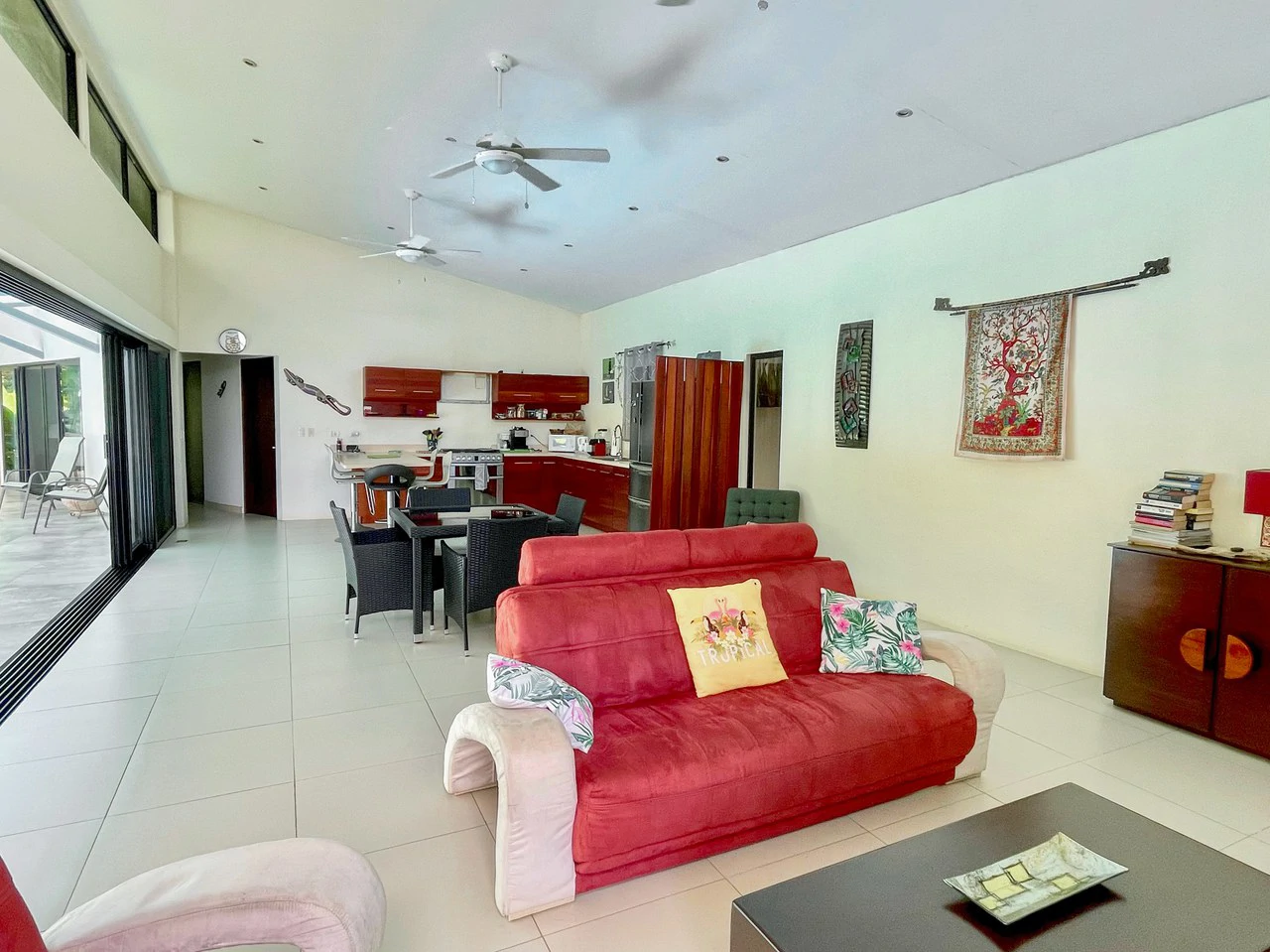 2.24 ACRES – 7 Bedrooms Ocean View Boutique Hotel With Two Pools, 5 Minutes to Uvita, Multiple Rental Options!! - Gallery image 26