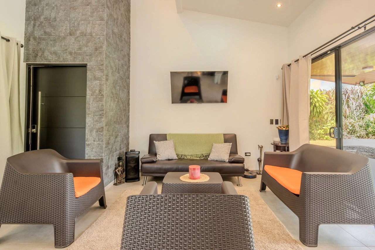 Brand-New Mountain View Home with Pool and Expansion Potential in Villa Nueva, Quepos: House For Sale in Quepos - Gallery image 17