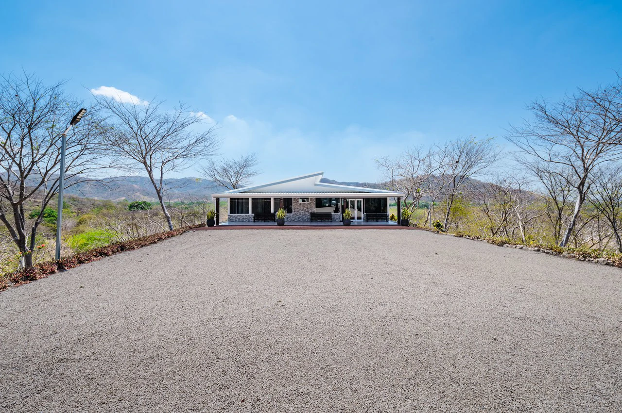 Finca Santa Elena: Mountain and Countryside Multiplex For Sale in 27 de Abril - Gallery image 4