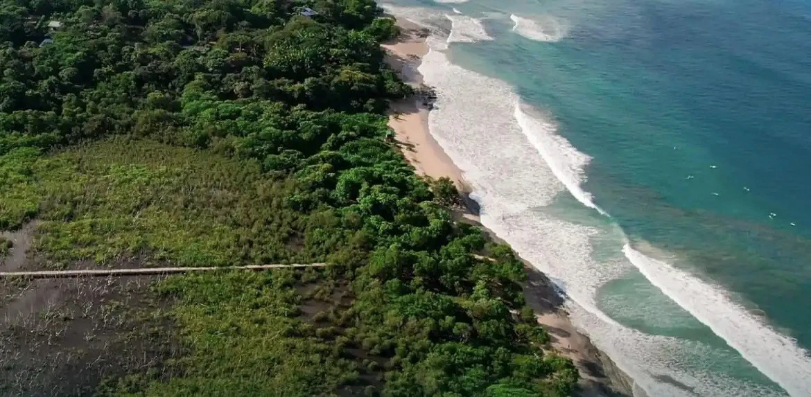 Near the Coast House For Sale in Playa Avellanas - Gallery image 5