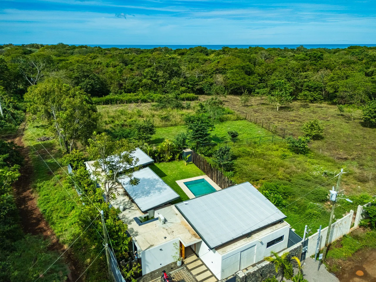 Casa Ballena: Tropical Modern 3-Bed Home in Avellanas, Guanacaste - Gallery image 2