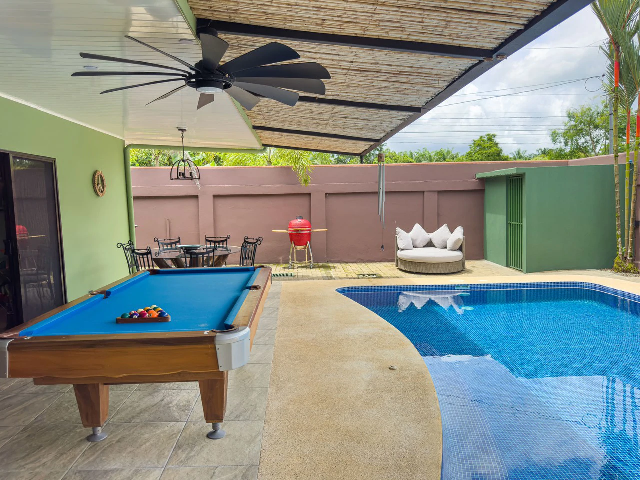 Naranjito corner lot house - photo 24
