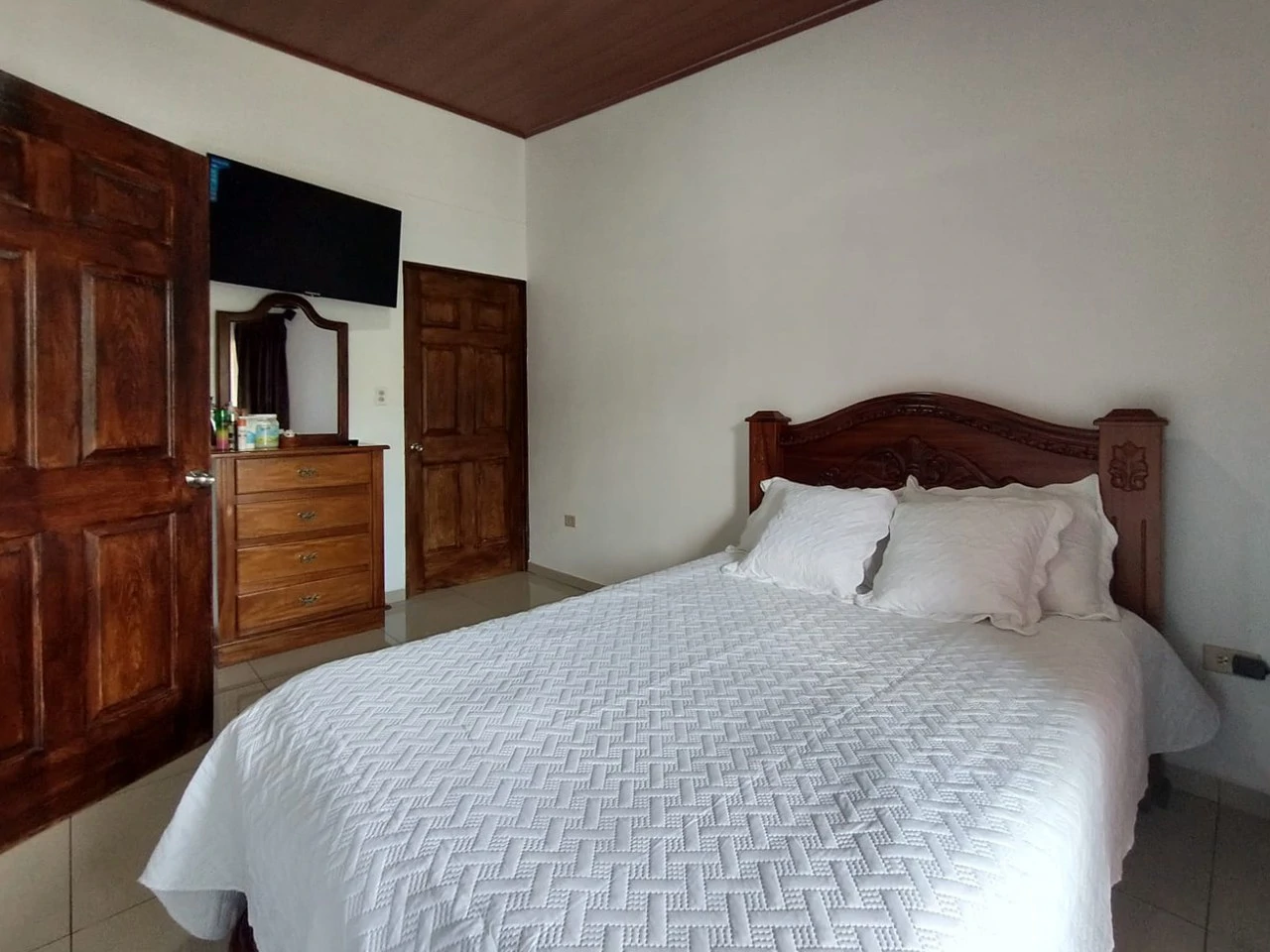 Full Furnished 2-story House for Sale in Grecia: House For Sale in Grecia - Gallery image 8