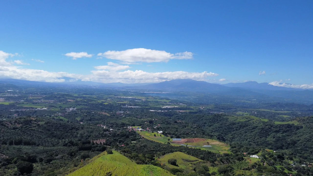 Historic Hilltop Sanctuary: ´Jurassic Park-like´ Development property! - Gallery image 21