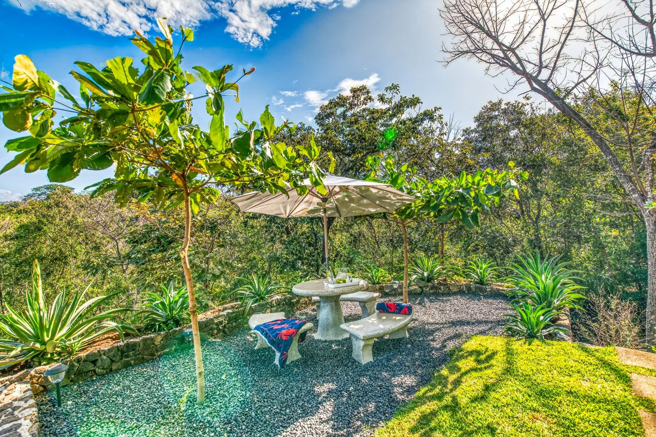 Casa Pochote: Artisan Luxury Villa Near Tamarindo | Pool, Jacuzzi & Langosta Beach Club Membership Included - Gallery image 22
